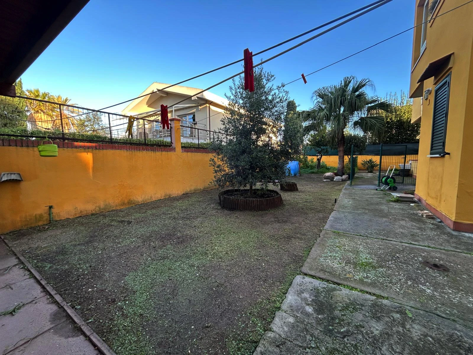 Giardino privato Cagliari prima dei lavori